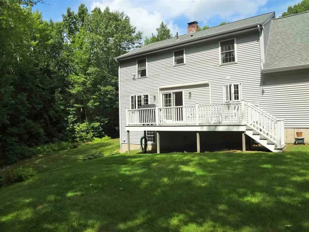 18 Clover Lane Barrington NH 03825