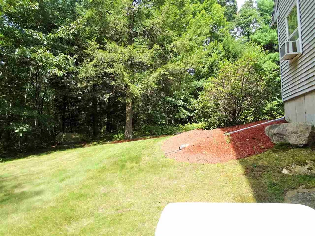 18 Clover Lane Barrington NH 03825