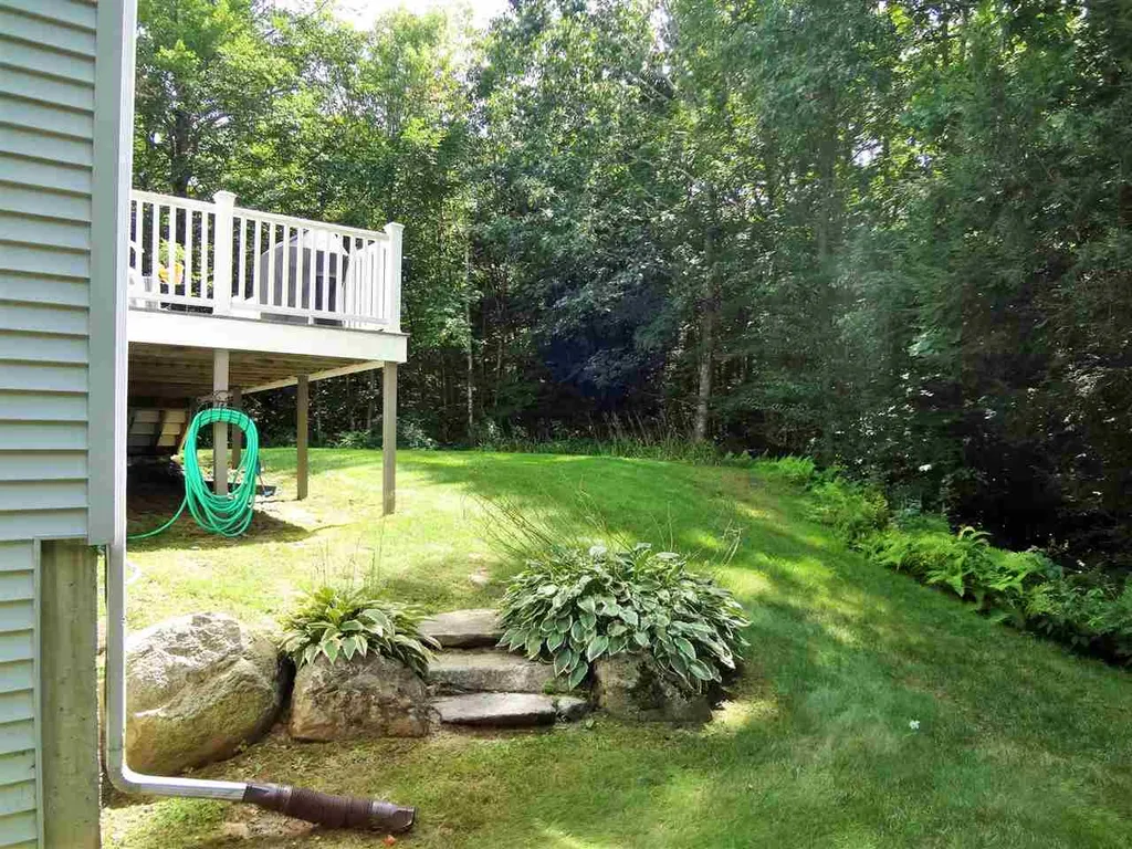 18 Clover Lane Barrington NH 03825