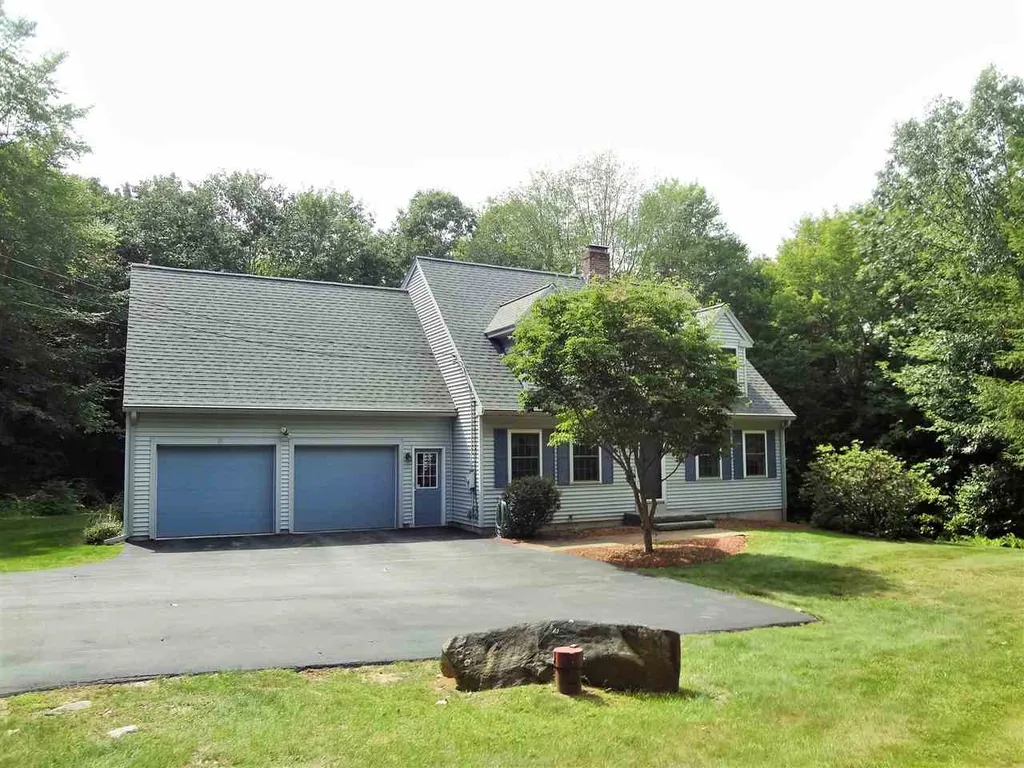 18 Clover Lane Barrington NH 03825