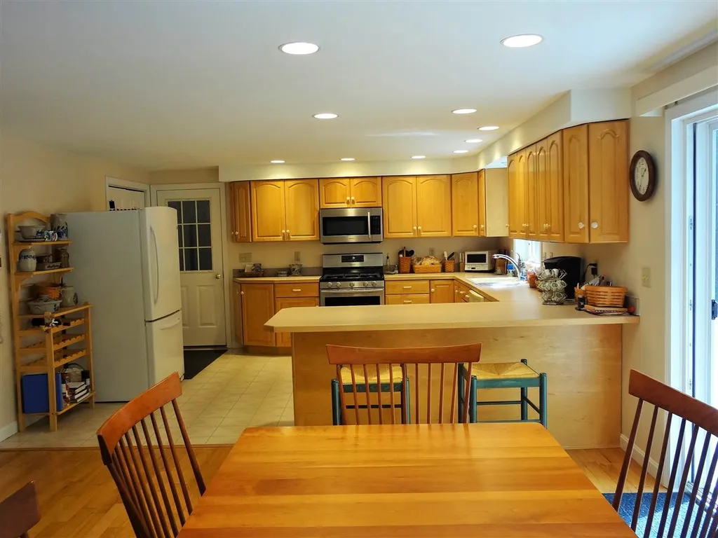 18 Clover Lane Barrington NH 03825