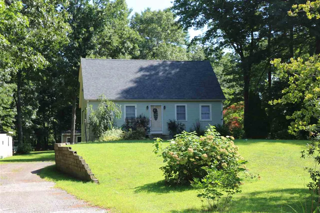 2 Anthony Circle Newton NH 03858