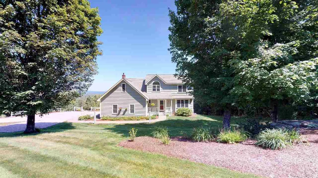 39 Woodhill Road Bow NH 03304