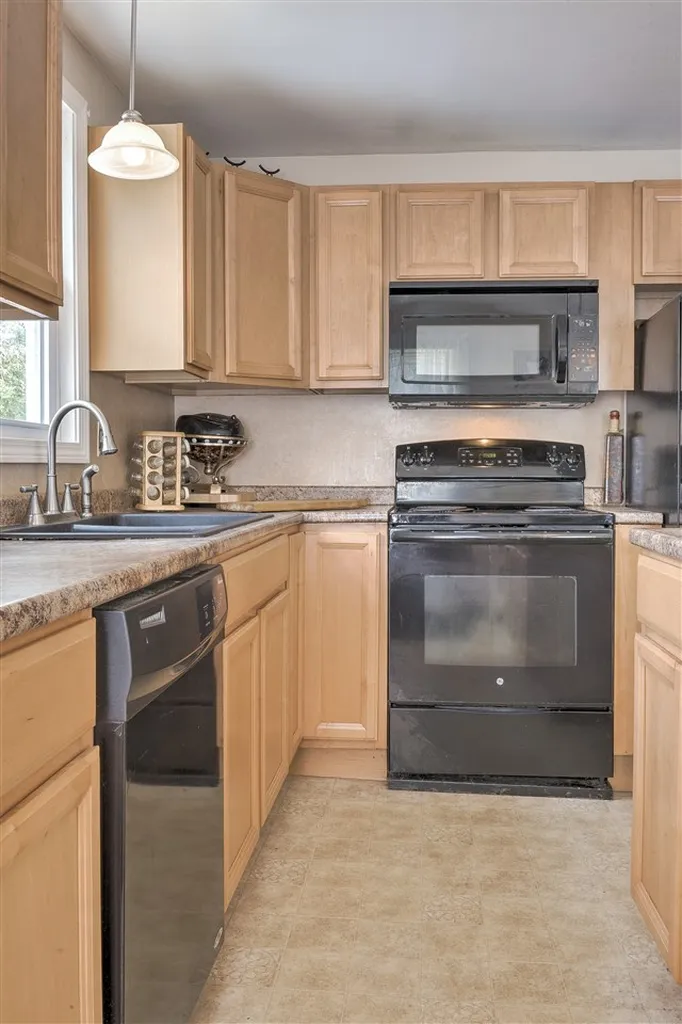 54 Russell Street Keene NH 03431