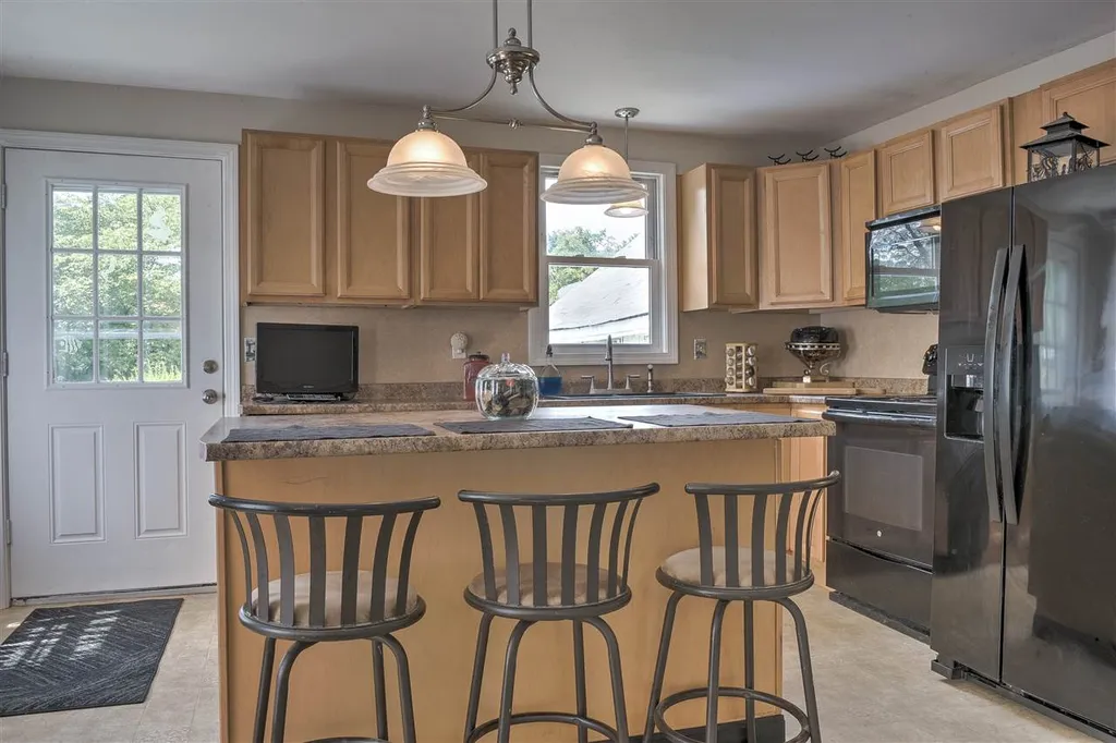 54 Russell Street Keene NH 03431