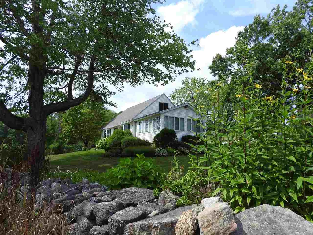 305 Bear Hill Road Hillsborough NH 03244