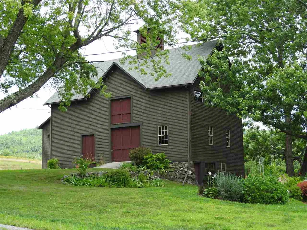 305 Bear Hill Road Hillsborough NH 03244