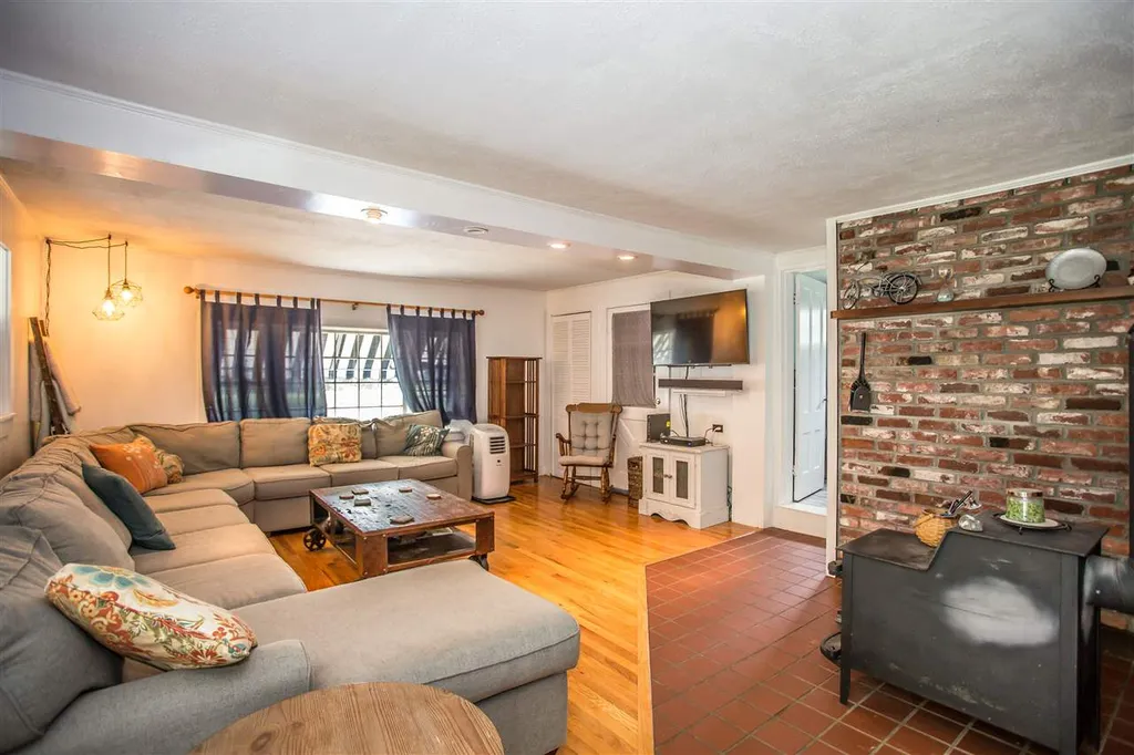 459 Mammoth Road Londonderry NH 03053