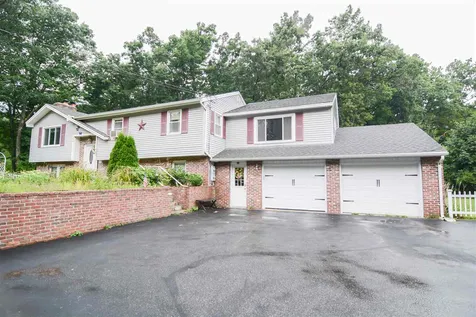 3 Lance Avenue Londonderry NH 03053