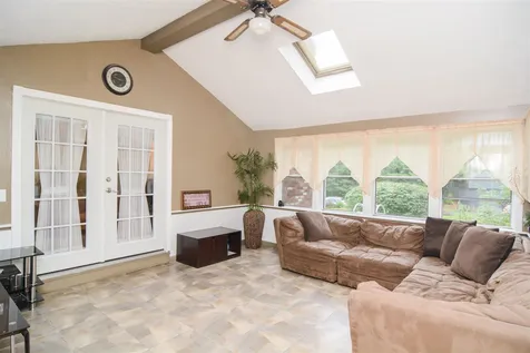 3 Lance Avenue Londonderry NH 03053