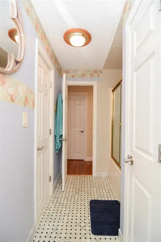 3 Lance Avenue Londonderry NH 03053
