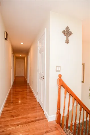 3 Lance Avenue Londonderry NH 03053