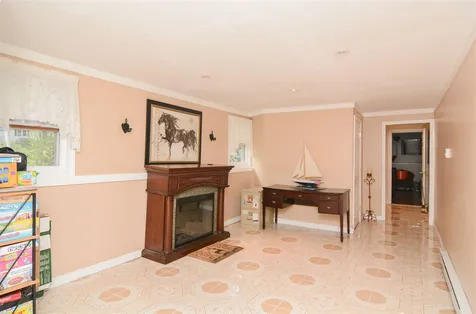 3 Lance Avenue Londonderry NH 03053