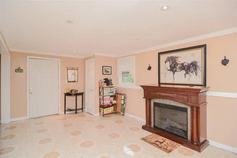 3 Lance Avenue Londonderry NH 03053