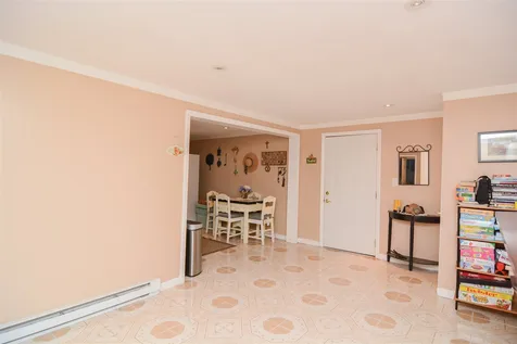 3 Lance Avenue Londonderry NH 03053