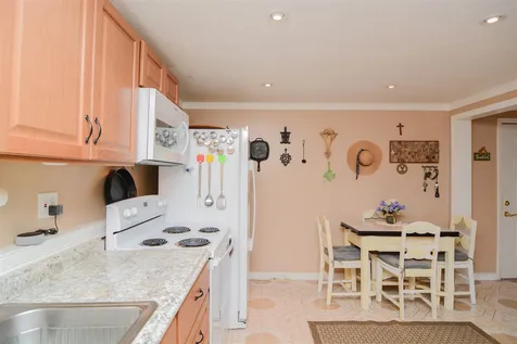 3 Lance Avenue Londonderry NH 03053