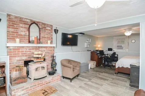3 Lance Avenue Londonderry NH 03053