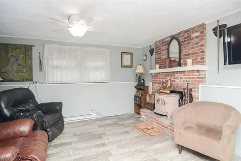 3 Lance Avenue Londonderry NH 03053