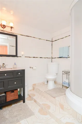 3 Lance Avenue Londonderry NH 03053
