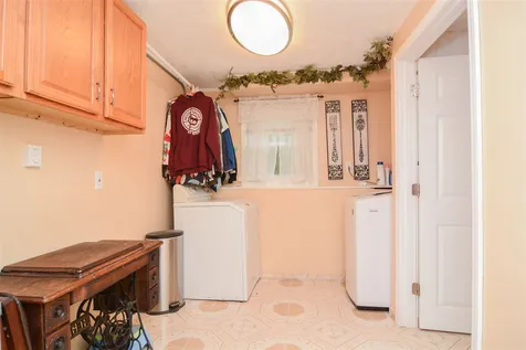 3 Lance Avenue Londonderry NH 03053