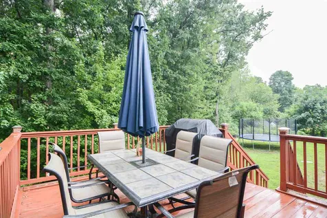 3 Lance Avenue Londonderry NH 03053