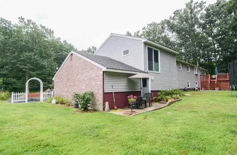 3 Lance Avenue Londonderry NH 03053
