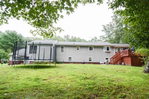 3 Lance Avenue Londonderry NH 03053