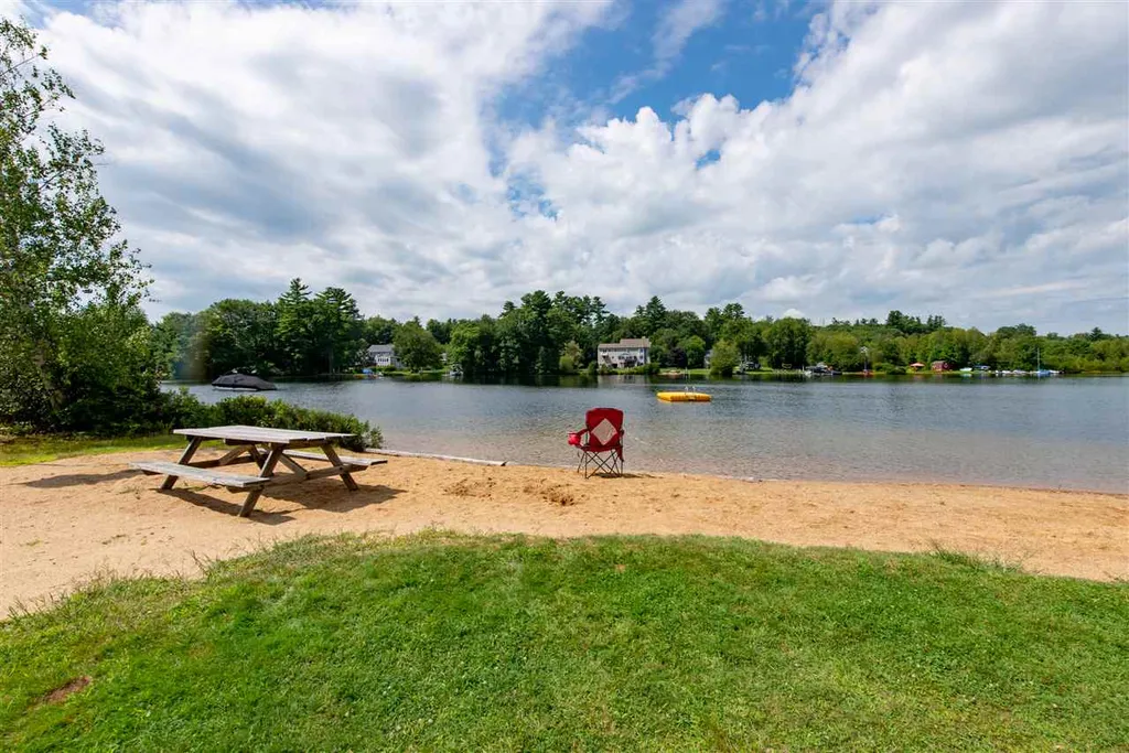 91 Bow Lake Estates Drive Strafford NH 03884