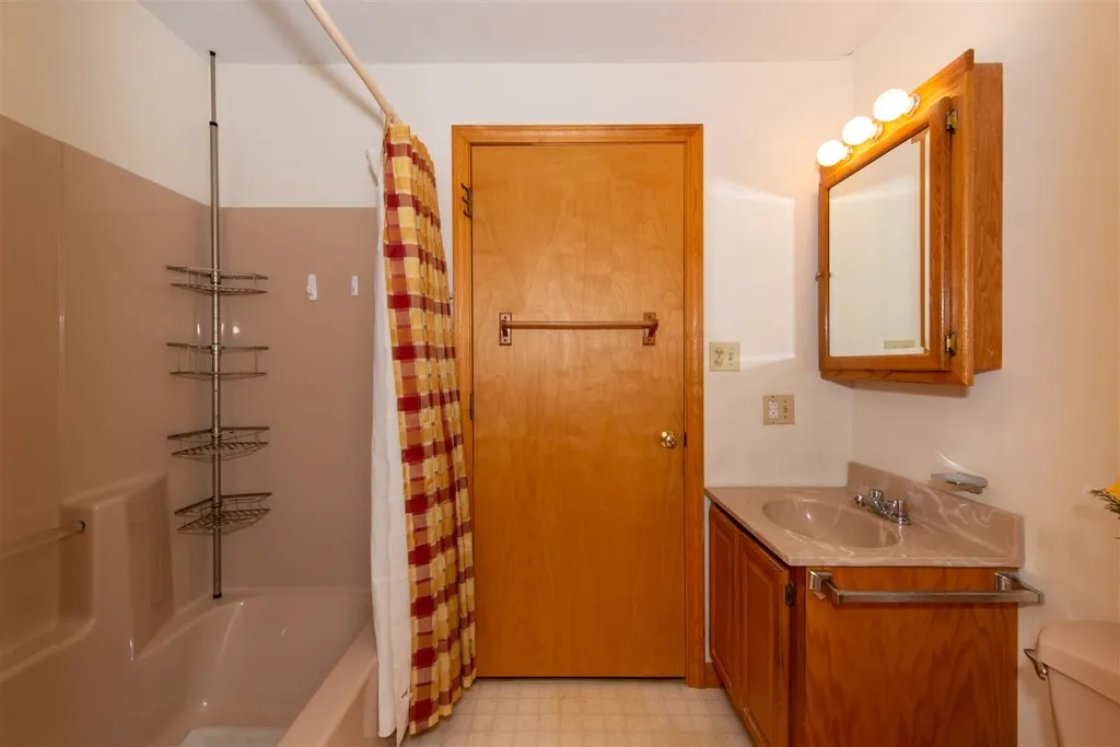 91 Bow Lake Estates Drive Strafford NH 03884