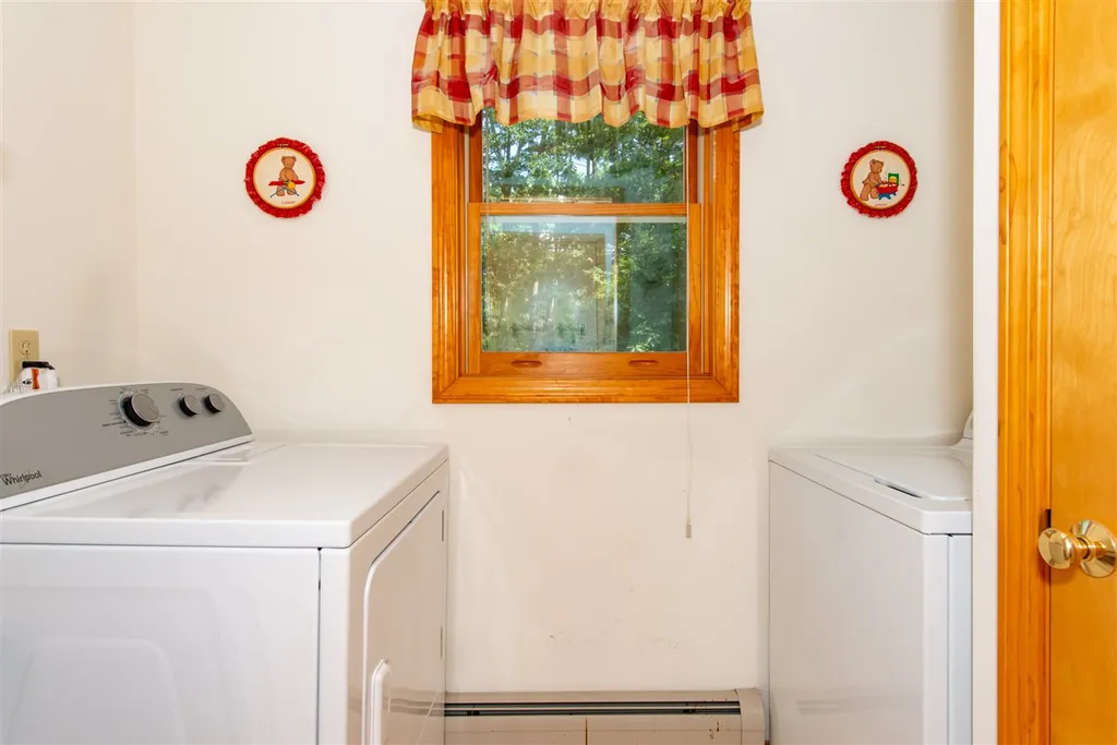 91 Bow Lake Estates Drive Strafford NH 03884