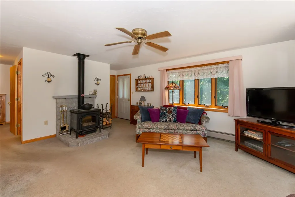 91 Bow Lake Estates Drive Strafford NH 03884