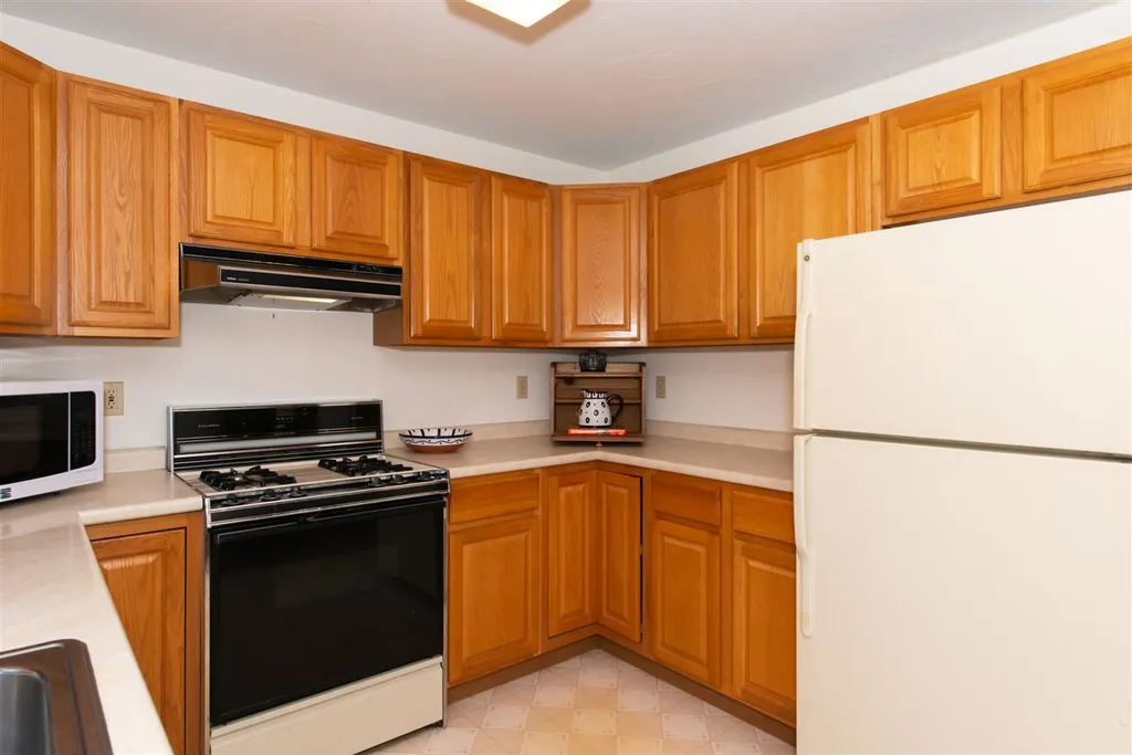 91 Bow Lake Estates Drive Strafford NH 03884