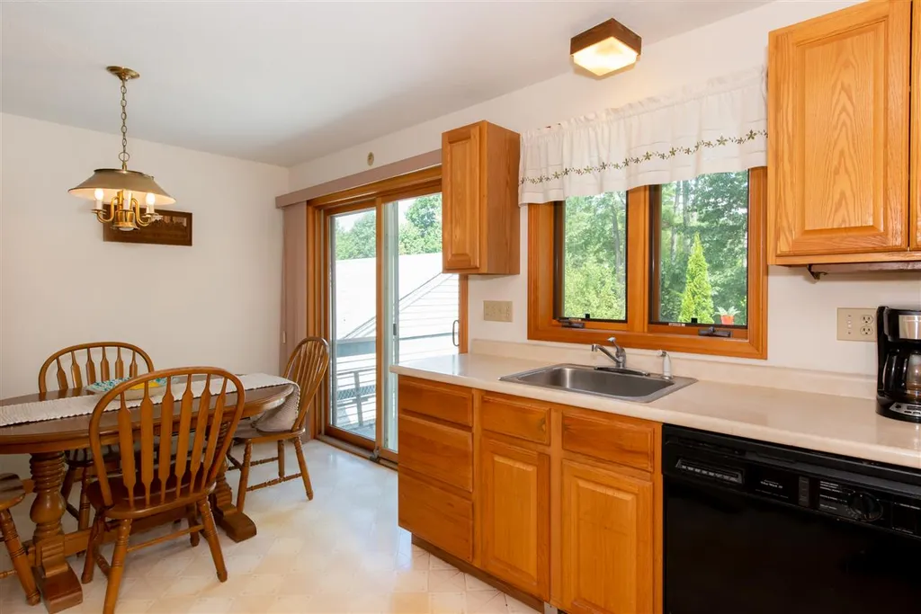 91 Bow Lake Estates Drive Strafford NH 03884