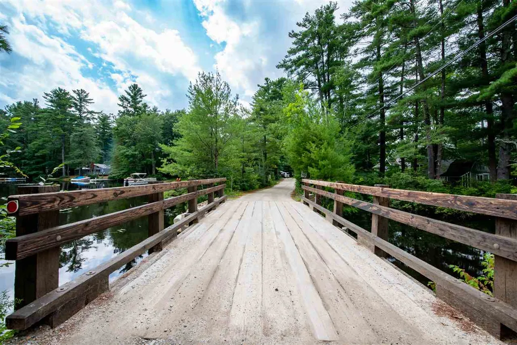 91 Bow Lake Estates Drive Strafford NH 03884