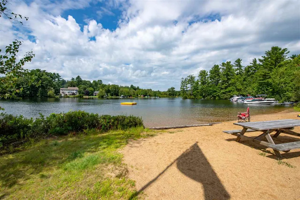 91 Bow Lake Estates Drive Strafford NH 03884