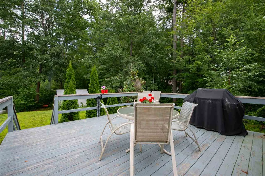 91 Bow Lake Estates Drive Strafford NH 03884