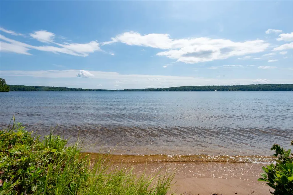 91 Bow Lake Estates Drive Strafford NH 03884