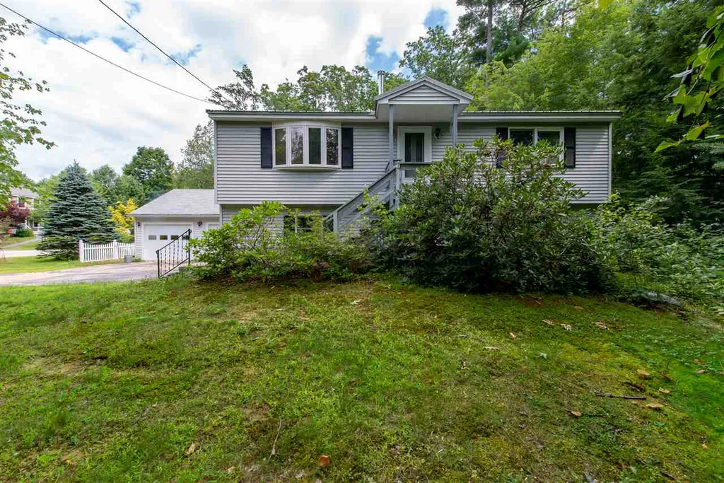 91 Bow Lake Estates Drive Strafford NH 03884