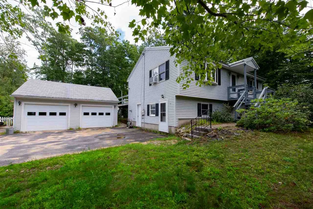 91 Bow Lake Estates Drive Strafford NH 03884