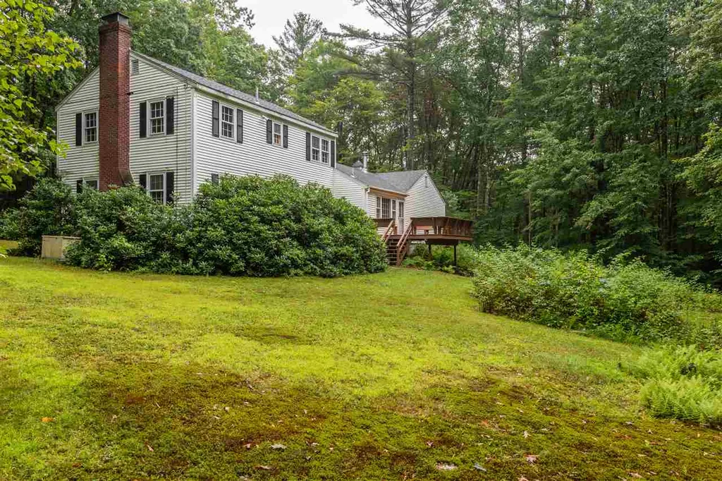 11 Mulligan Right Of Way Westmoreland NH 03467