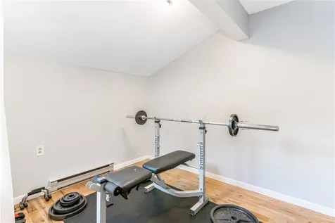 20 Hawthorne Circle South Burlington VT 05403