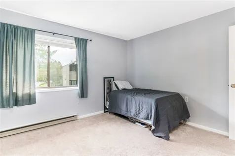 20 Hawthorne Circle South Burlington VT 05403