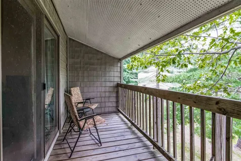 20 Hawthorne Circle South Burlington VT 05403