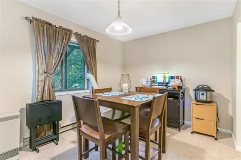 20 Hawthorne Circle South Burlington VT 05403