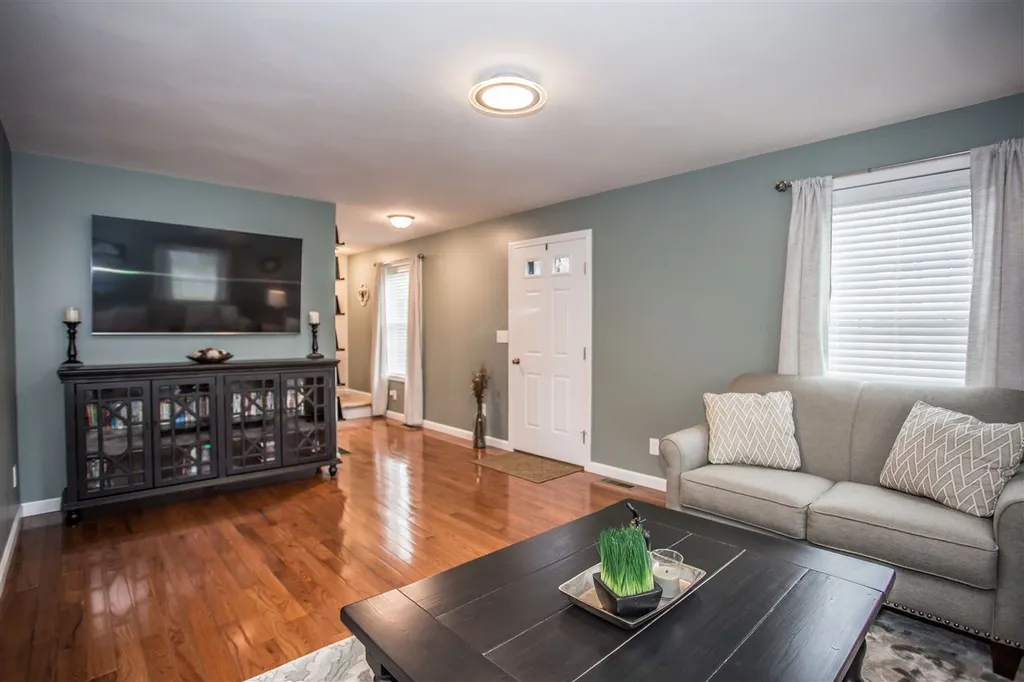 11 Richfield Way Wilton NH 03086