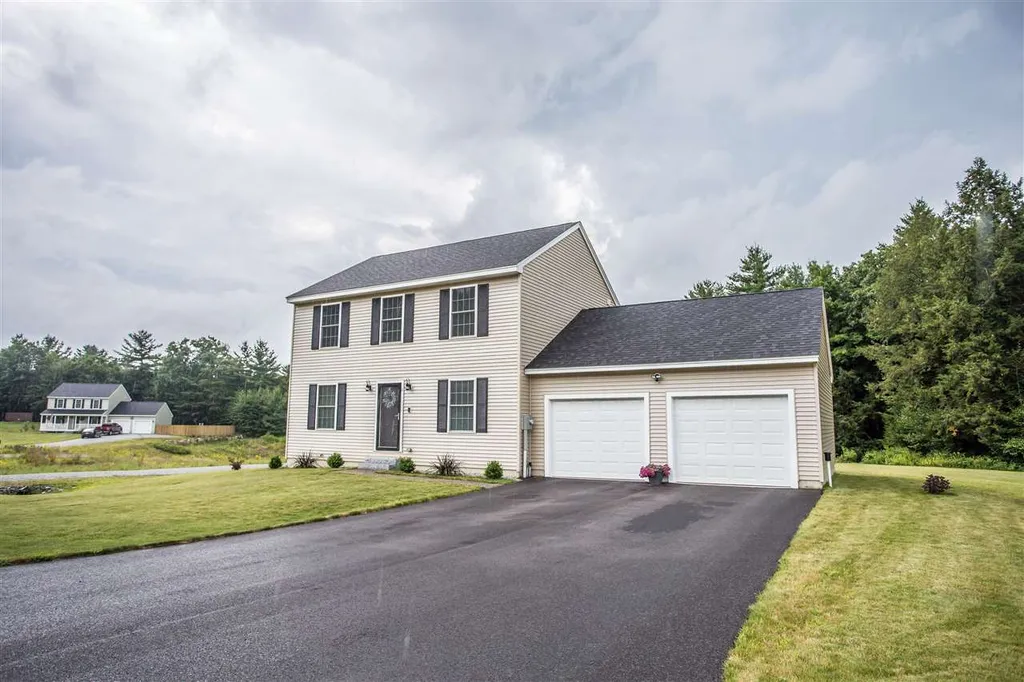 11 Richfield Way Wilton NH 03086