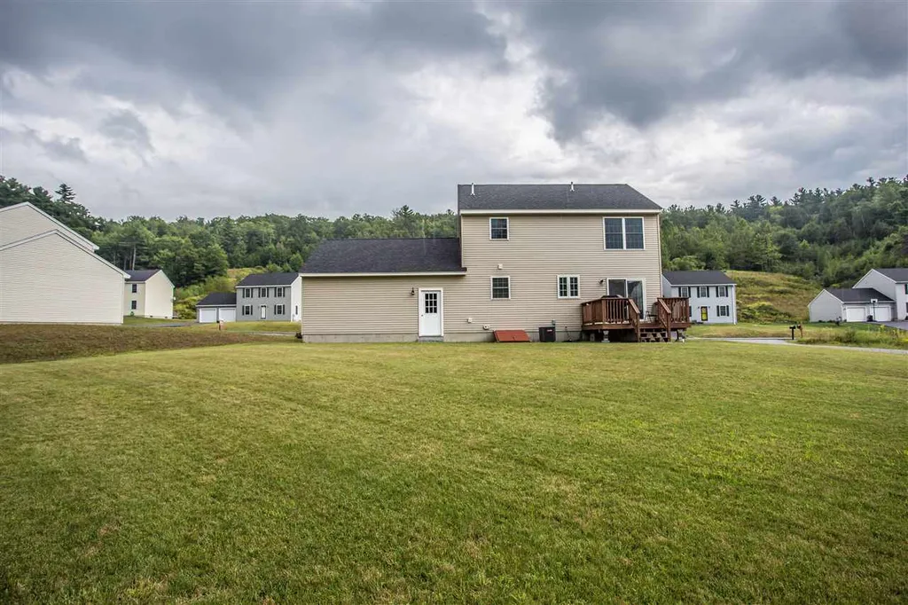 11 Richfield Way Wilton NH 03086