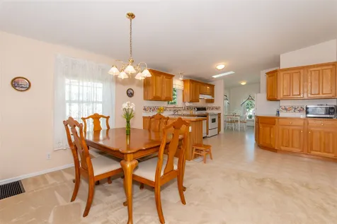 22 Aberdeen Drive Stratham NH 03885