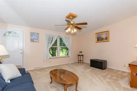 22 Aberdeen Drive Stratham NH 03885