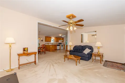 22 Aberdeen Drive Stratham NH 03885